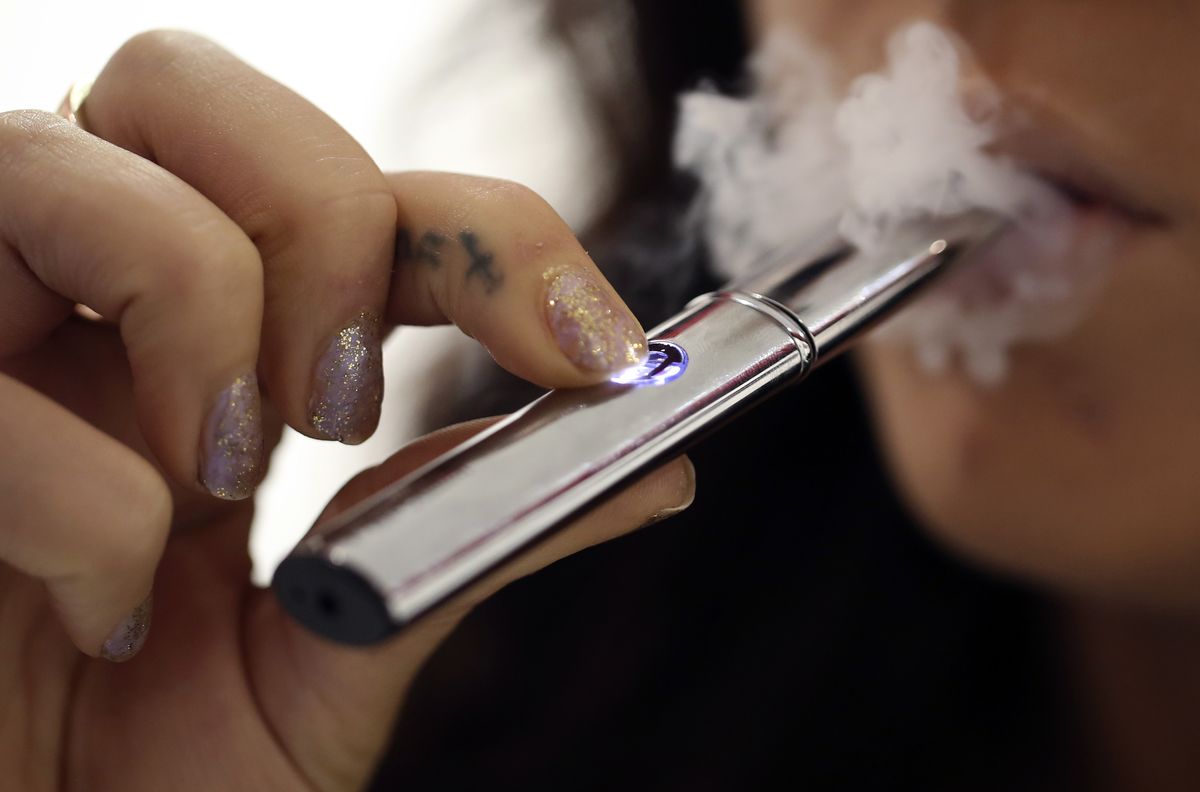 How Does an Electronic Cigarette Work?